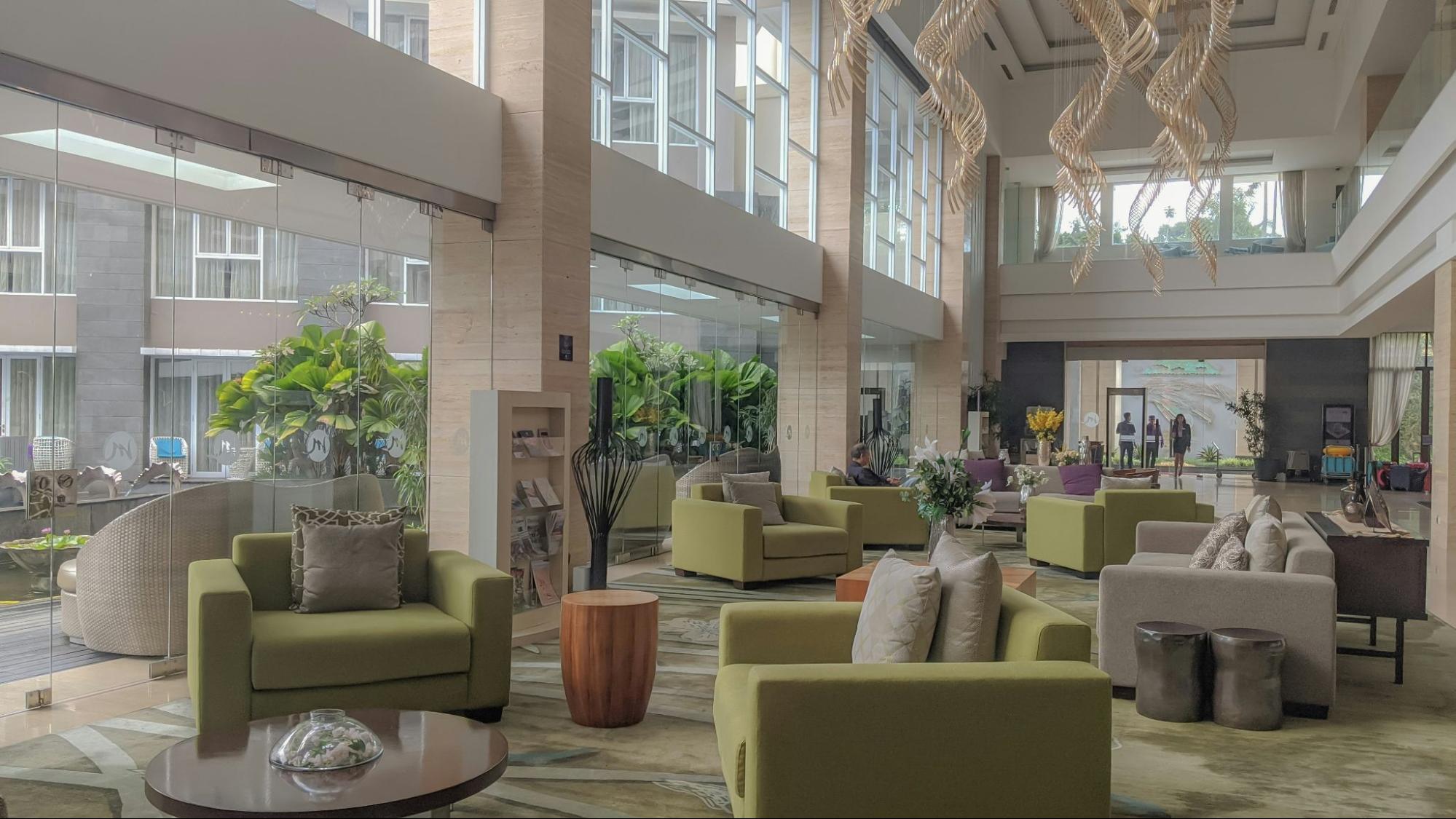 hotel-lounge